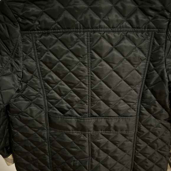 Authentic Burberry girls quilted jackets in excellent condition - Picture 5 of 7